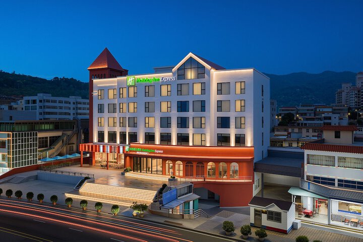 Photo of Holiday Inn Express Shenzhen Dapeng Nanao by IHG
