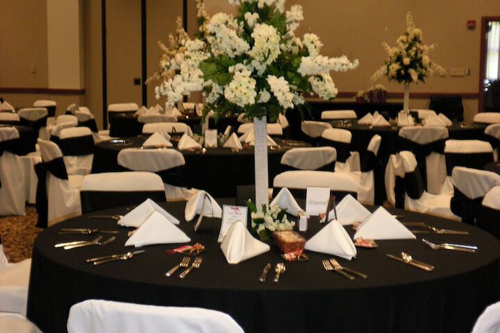 Ballroom/Hall 32 of 38