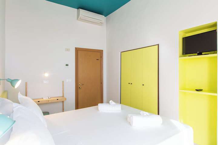 Room 20 of 148