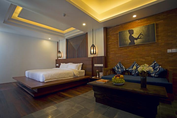 Room 28 of 155