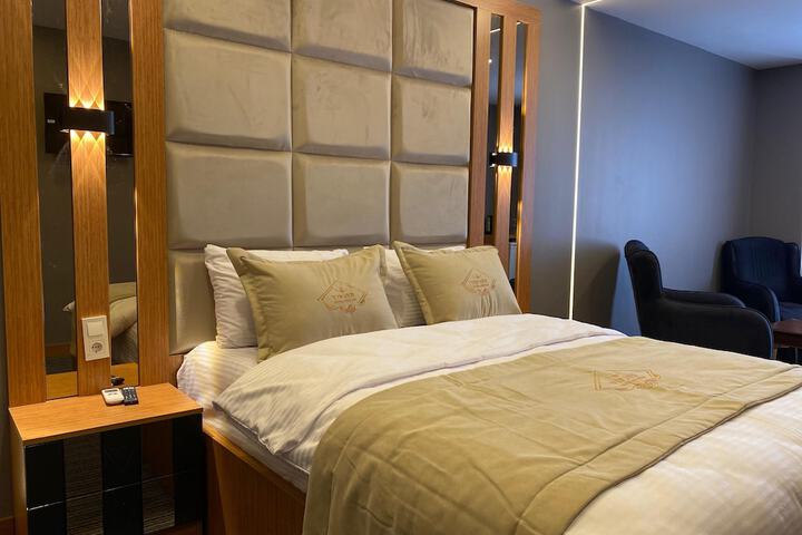 Room 16 of 39