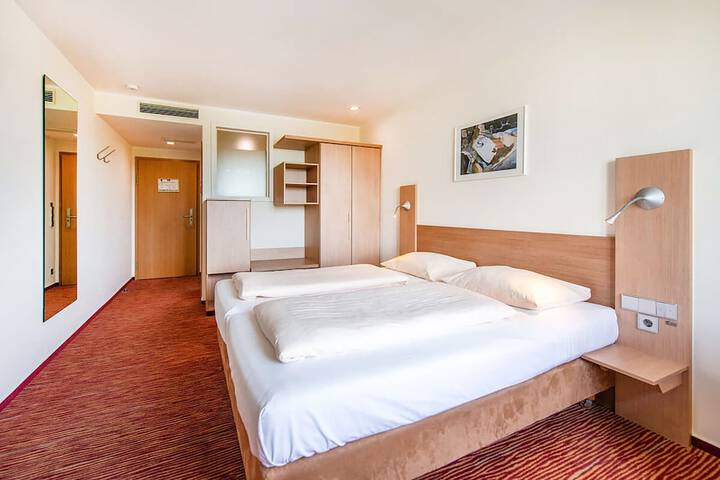 Room 20 of 130