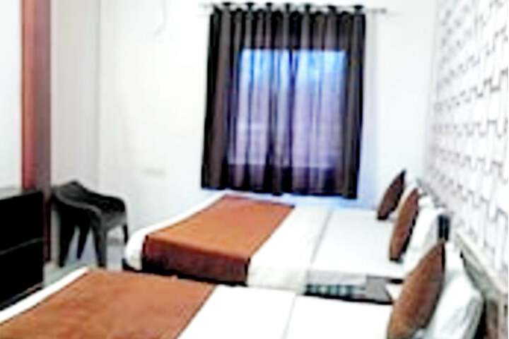 Room 2 of 11