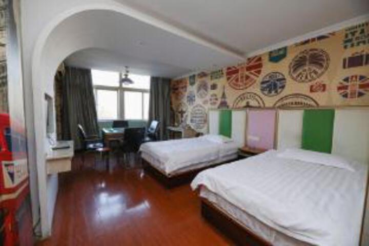 Room 2 of 4