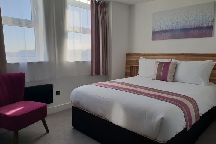 Room 12 of 46