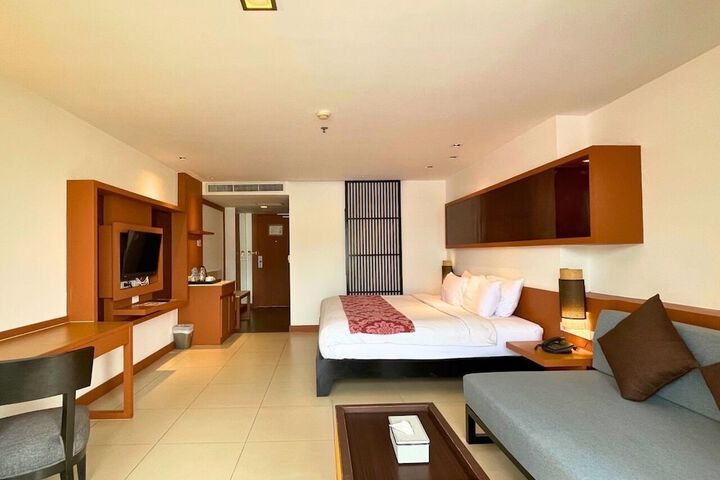 Room 18 of 37