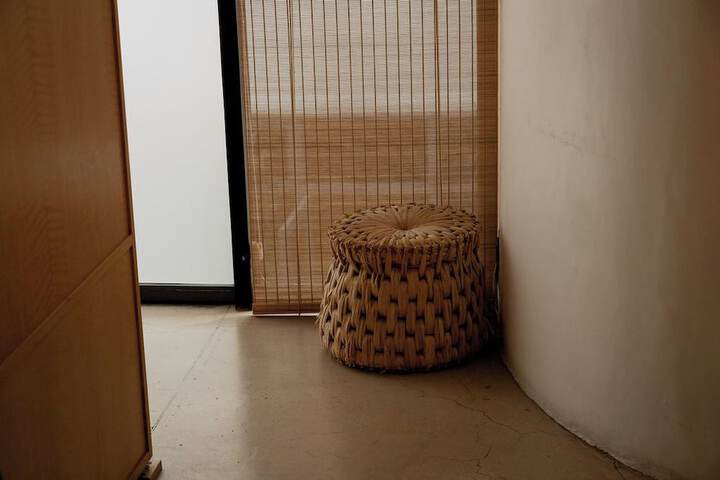 Room 34 of 103