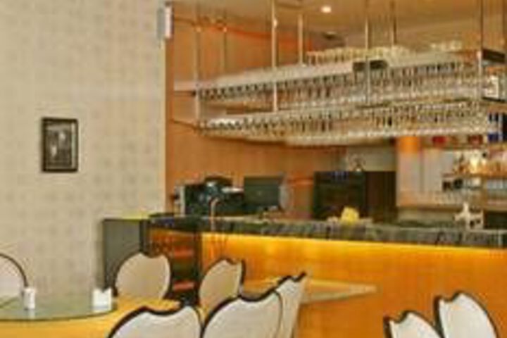Dining 69 of 73