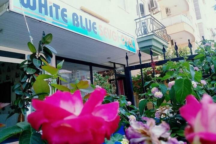 White Cat Sevgi Otel in Antalya