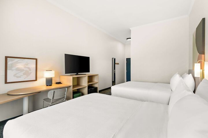 1 King Suite (5 of 14)