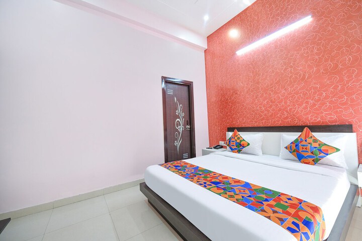 Room 16 of 25