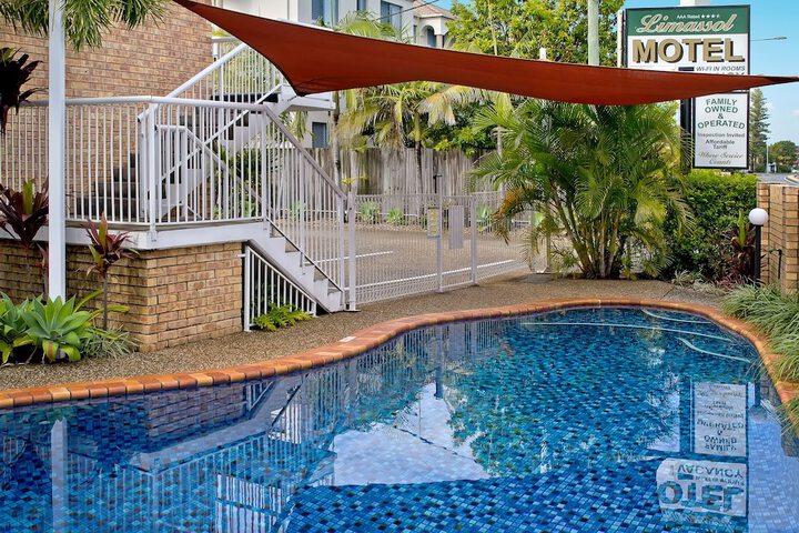 Pool 65 of 76