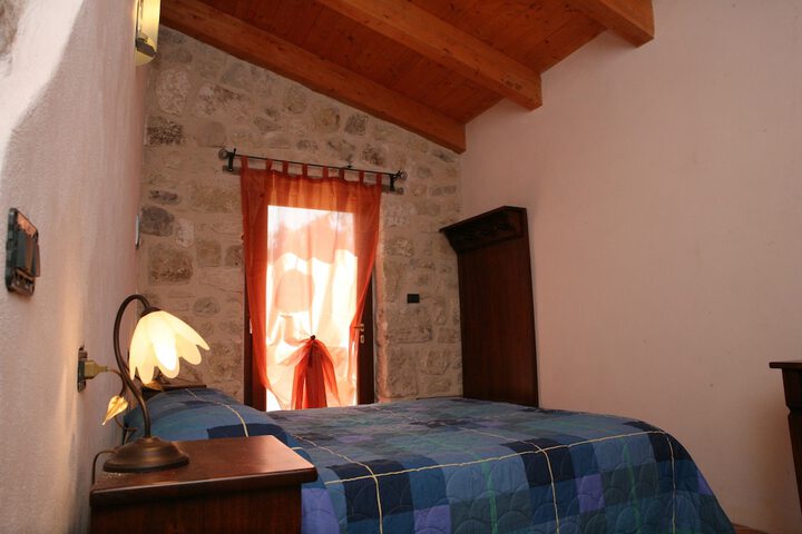 Room 10 of 52