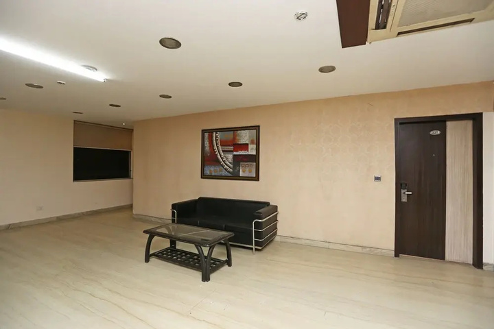 Room 9 of 14