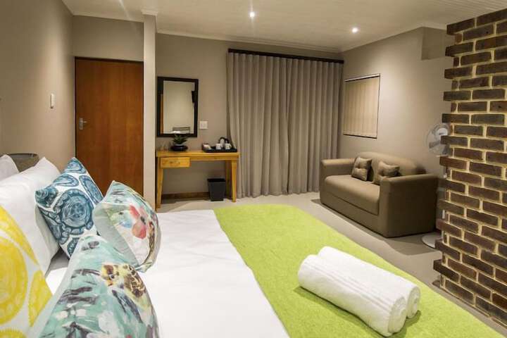 Room 14 of 60
