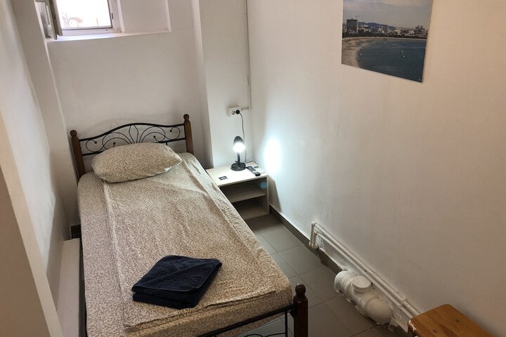 Room 18 of 109