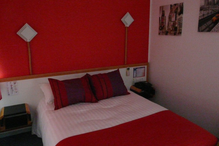 Room 10 of 87