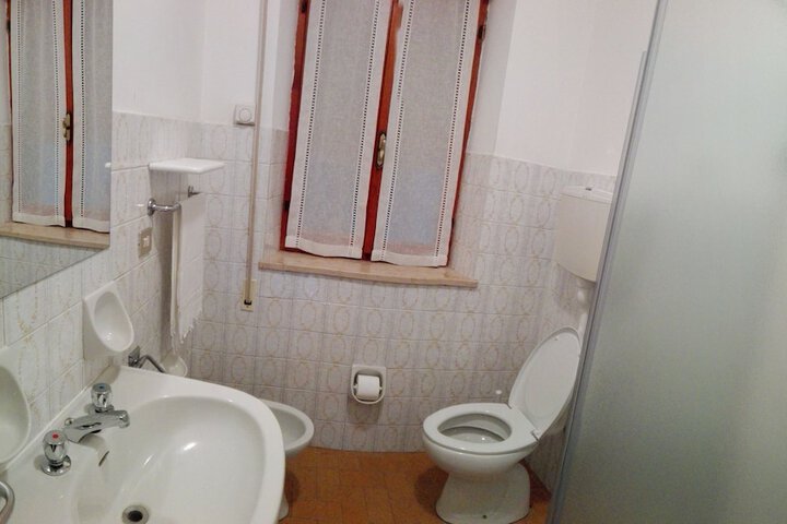 Room 17 of 17