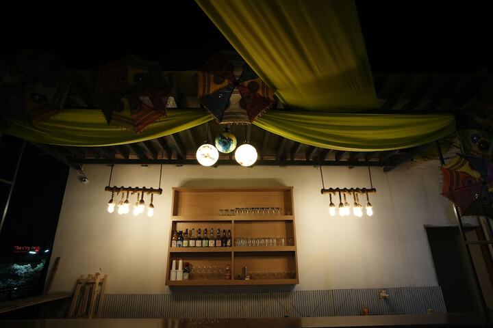 Lounge 55 of 72