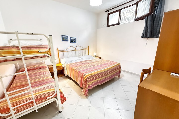 Room 13 of 65