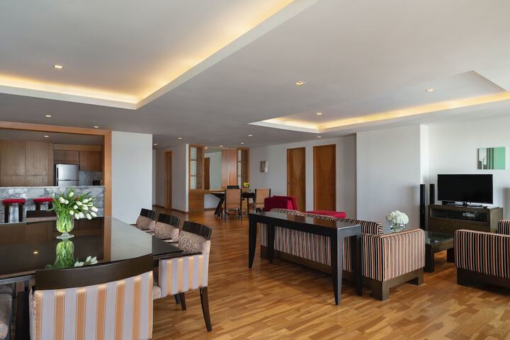 Room 55 of 220