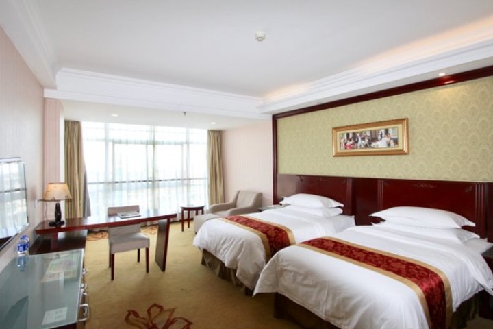 Room 6 of 14