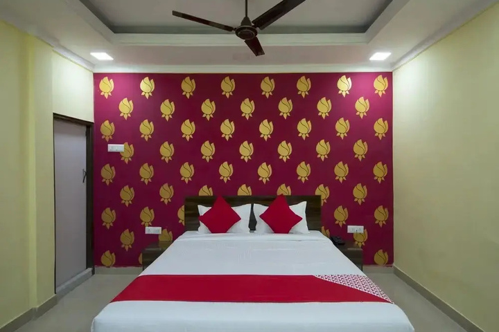 Room 4 of 13
