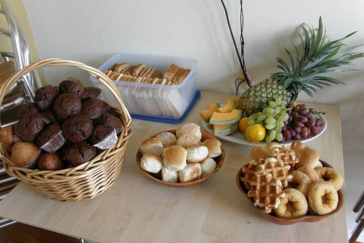 Breakfast/Coffee Service 24 of 27
