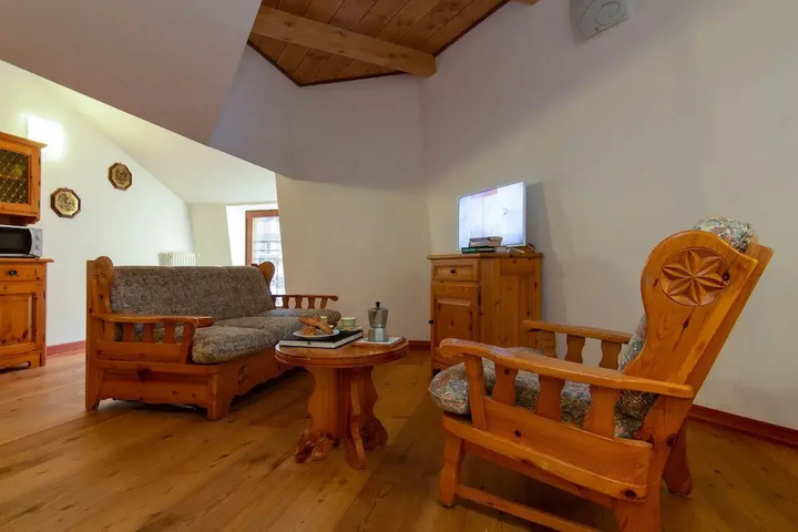 Room 2 of 14