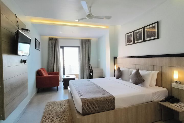 Room 16 of 25