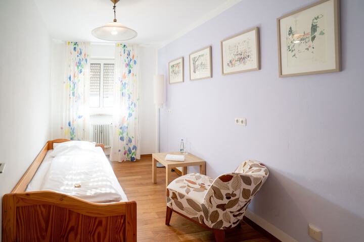 Room 10 of 33