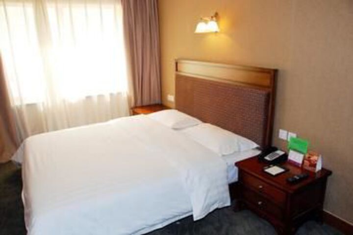 Room 11 of 70