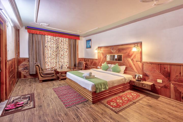 Room 12 of 20