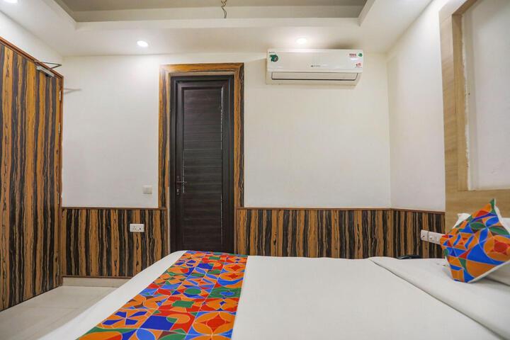 Room 19 of 39