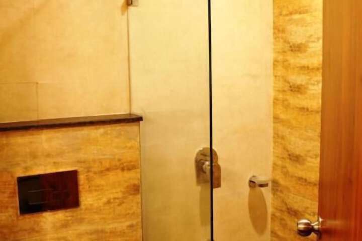 Room 15 of 41