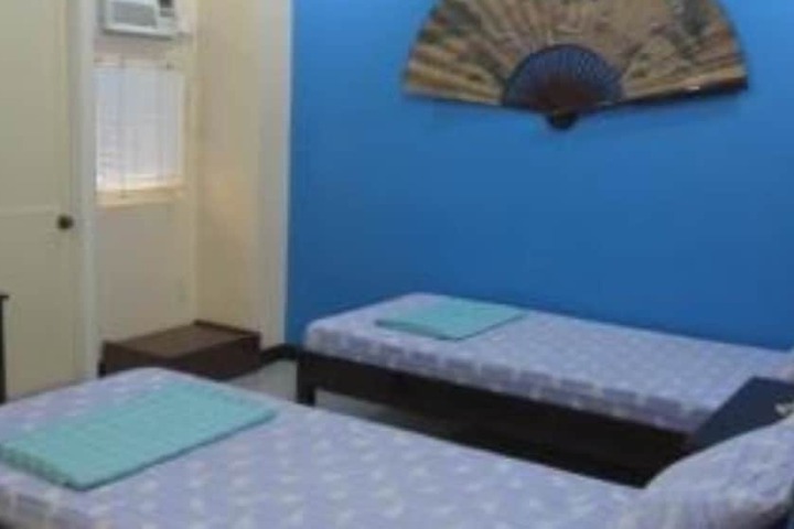 Room 7 of 33