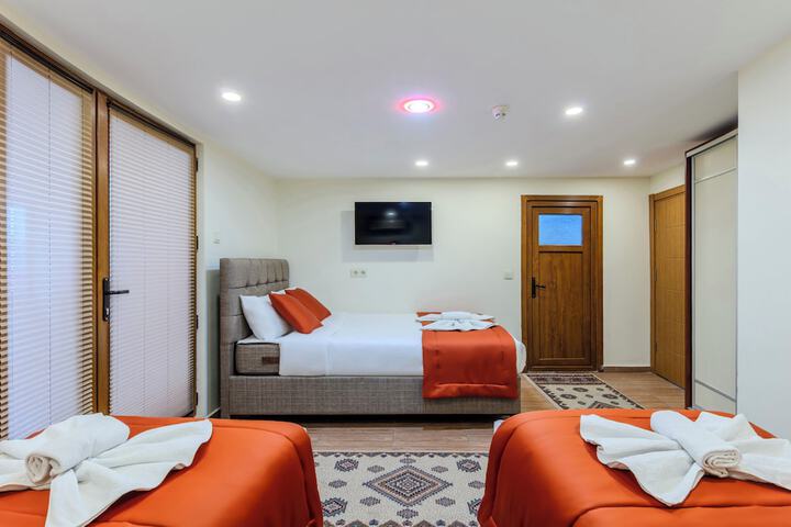 Room 26 of 71