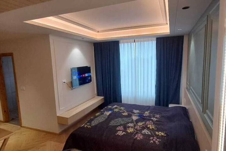 Room 9 of 48