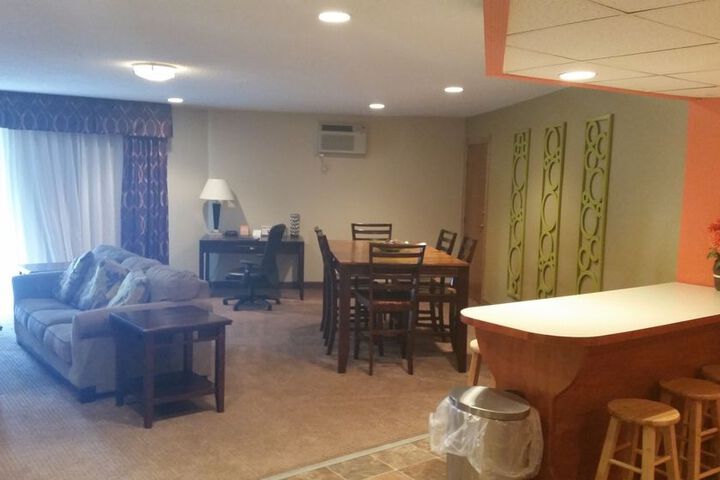 Room 7 of 13