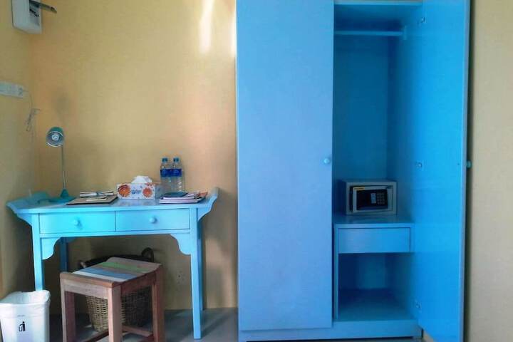 Room 8 of 55