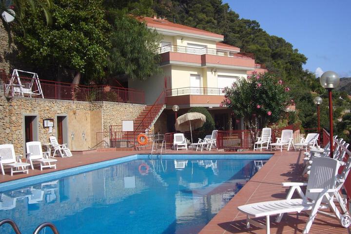 Hotel Pool