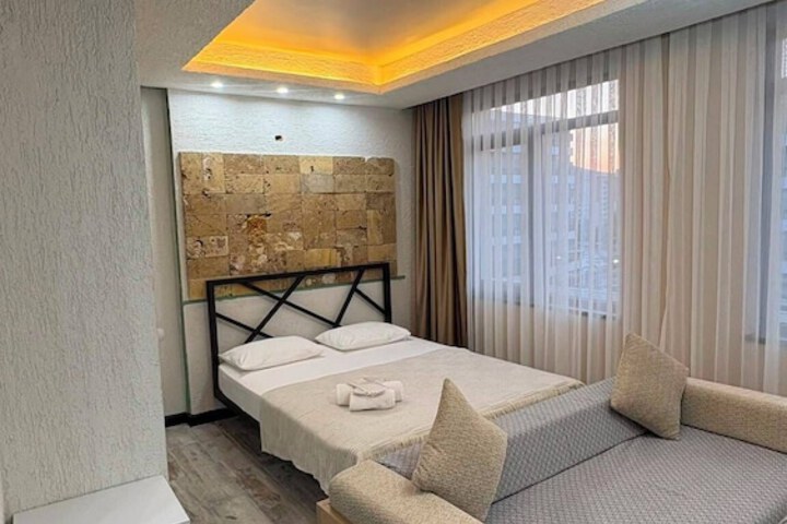 Room 6 of 26
