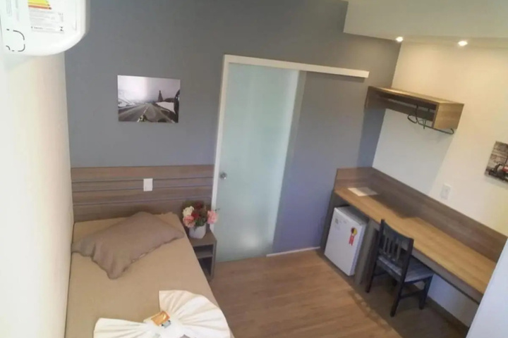 Room 4 of 14