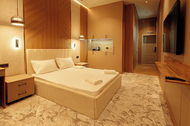 Room 2 of 16