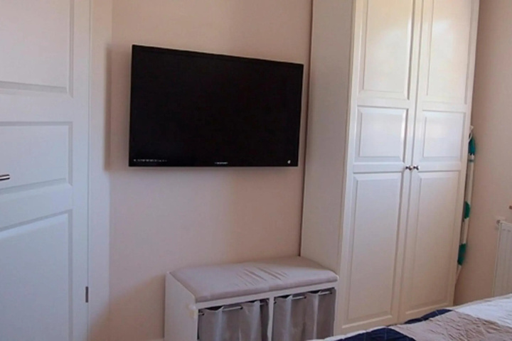 Room 2 of 12
