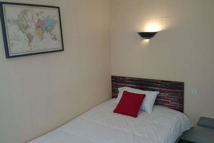 Room 7 of 24