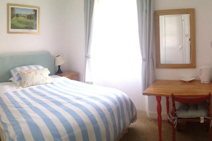 Room 11 of 17