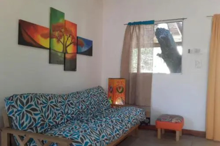 Room 4 of 9