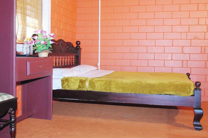 Room 21 of 46