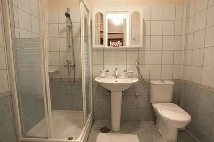 Room 8 of 23